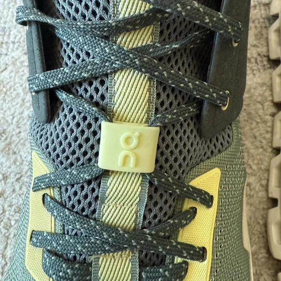 On Cloud Hi Edge Men’s Sneakers (Size 11) | Olive/Volt | Swiss Engineering - Picture 5 of 8